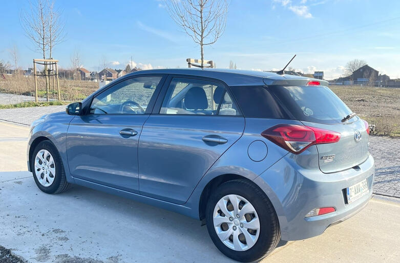 HYUNDAI I20 - 41.000KM - 1.2 ESSENCE EURO6 2015